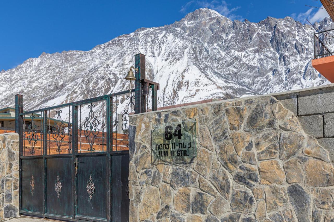 Cliff House Hotell Kazbegi Exteriör bild