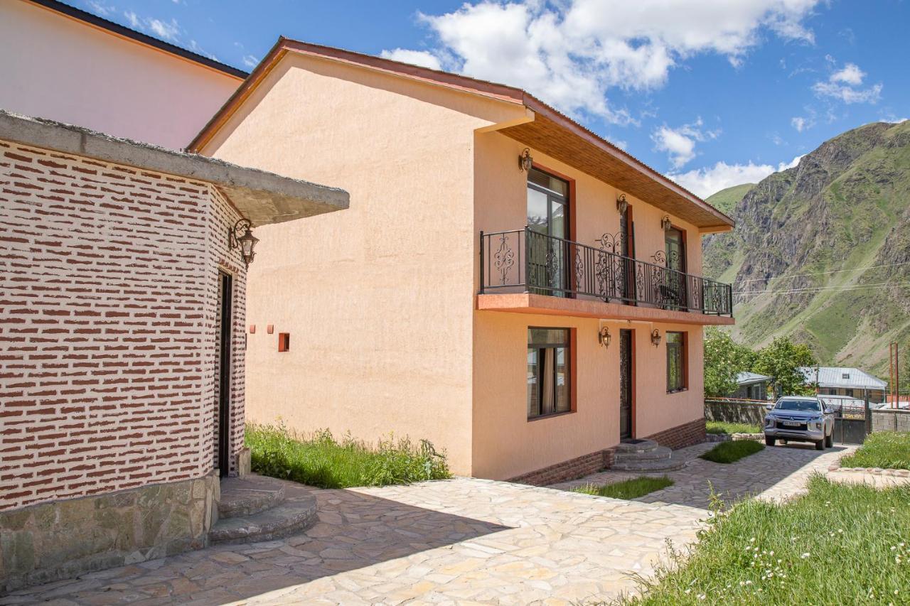 Cliff House Hotell Kazbegi Exteriör bild