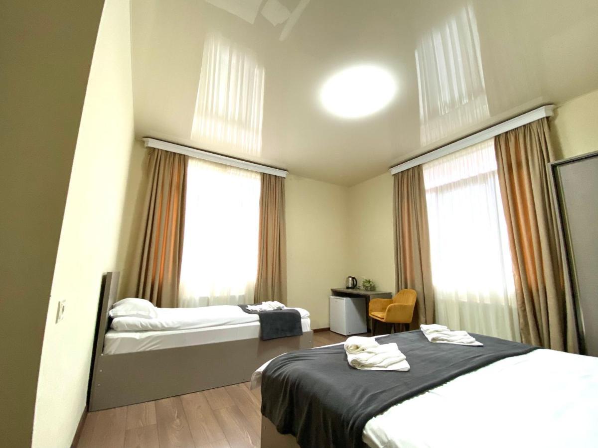 Cliff House Hotell Kazbegi Exteriör bild